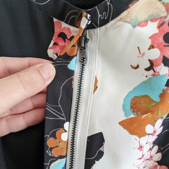 3:1 Phillip Lim for Target Structured Floral Top - Picture 2 of 7